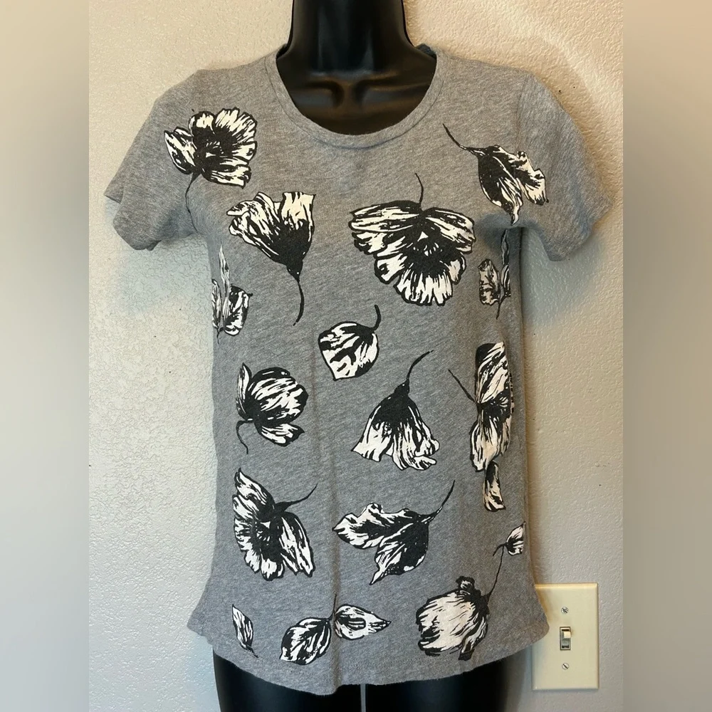 J. Crew Collectors Crew Neck Floral Graphic Design Sz XS